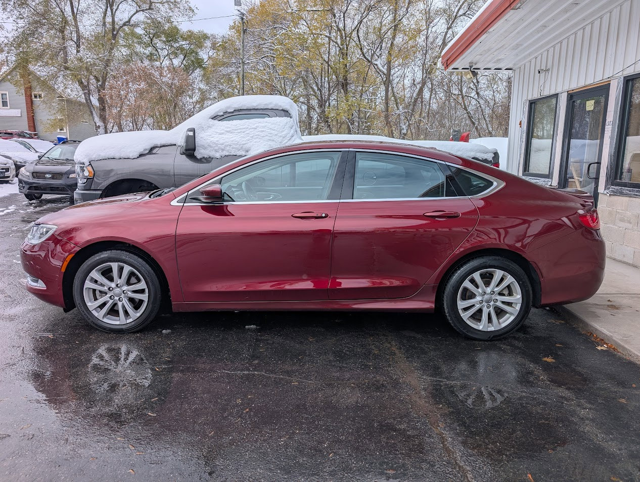 Used 2015 Chrysler 200 Limited w/ Convenience Group image 4