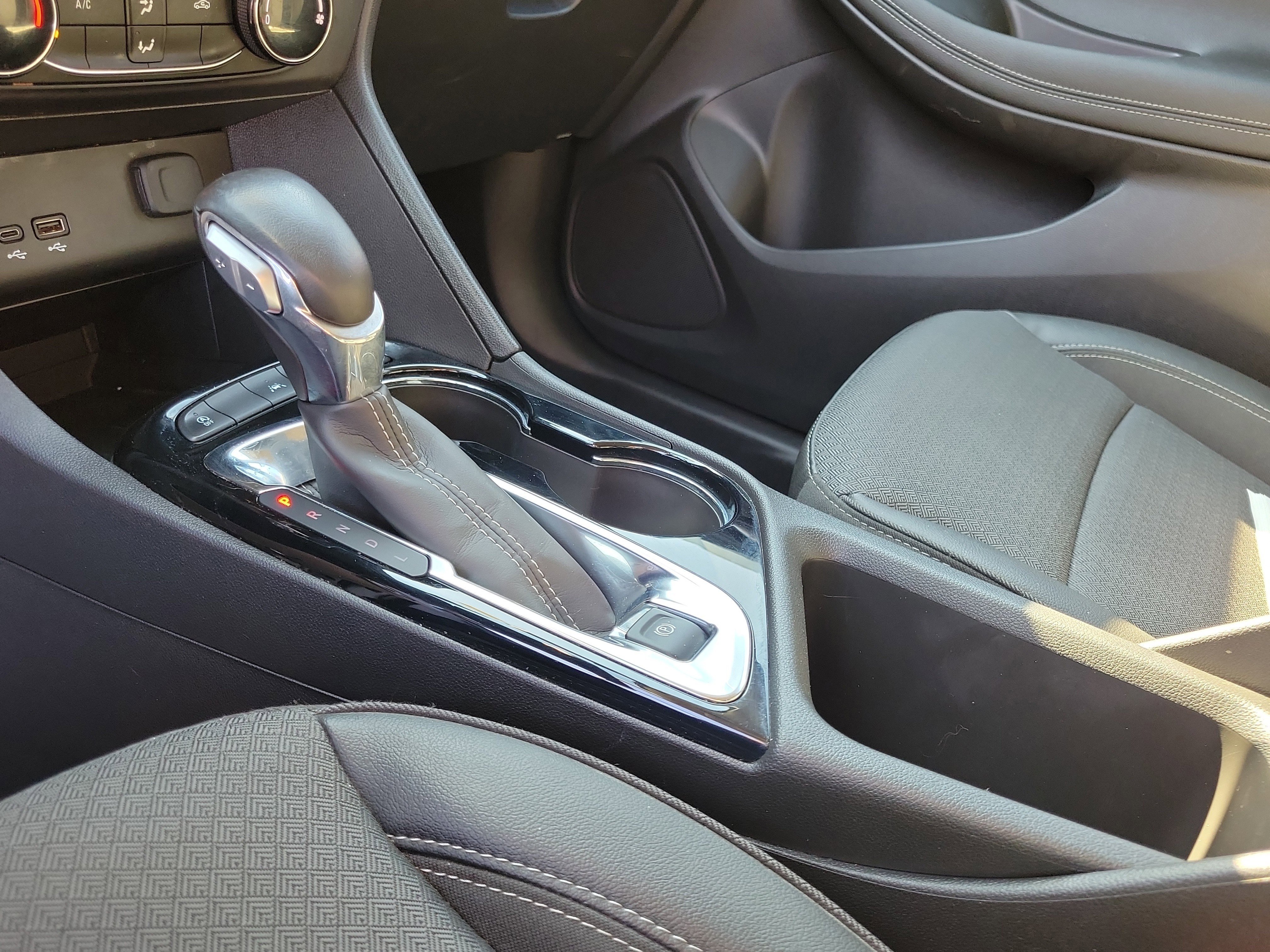 Used 2024 Buick Encore GX Preferred FWD image 29