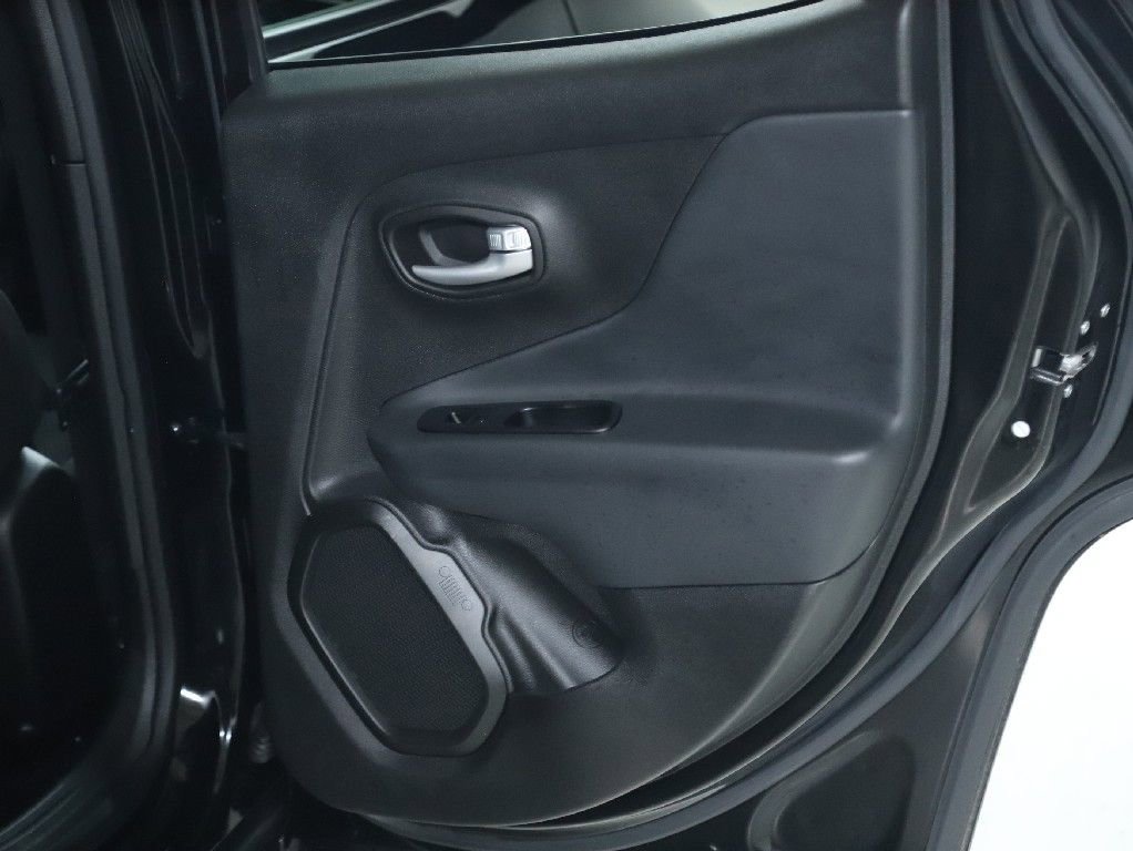 Used 2023 Jeep Renegade Latitude w/ Premium Group image 30