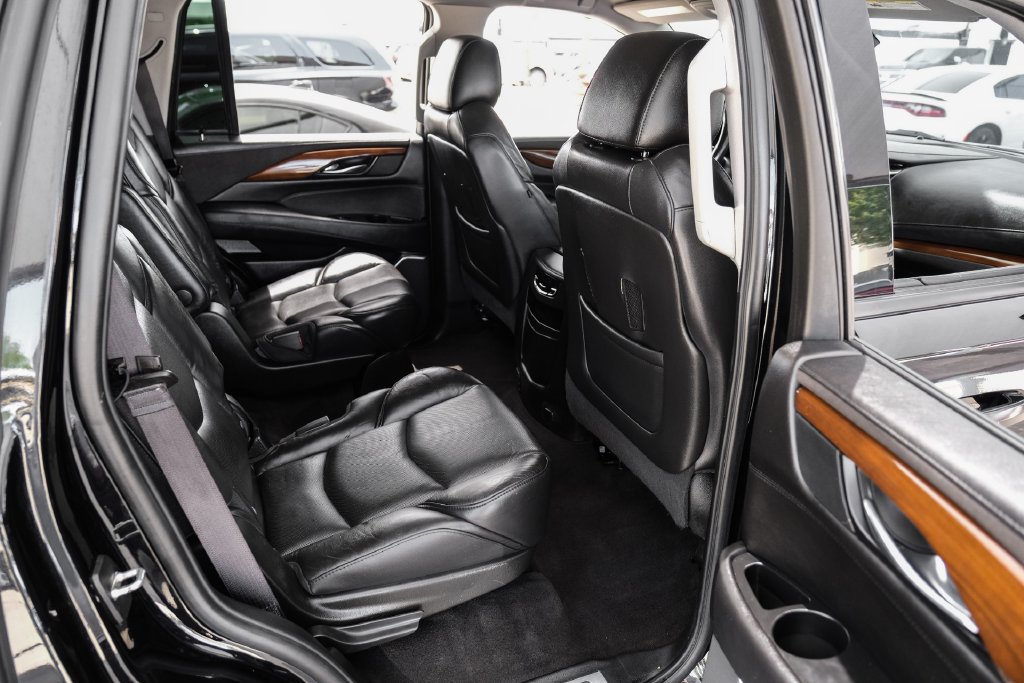 Used 2020 Cadillac Escalade 2WD image 39