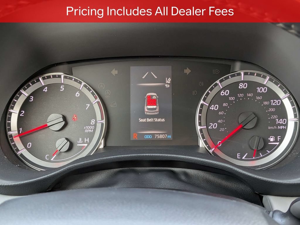 Used 2022 Toyota Highlander LE FWD image 28