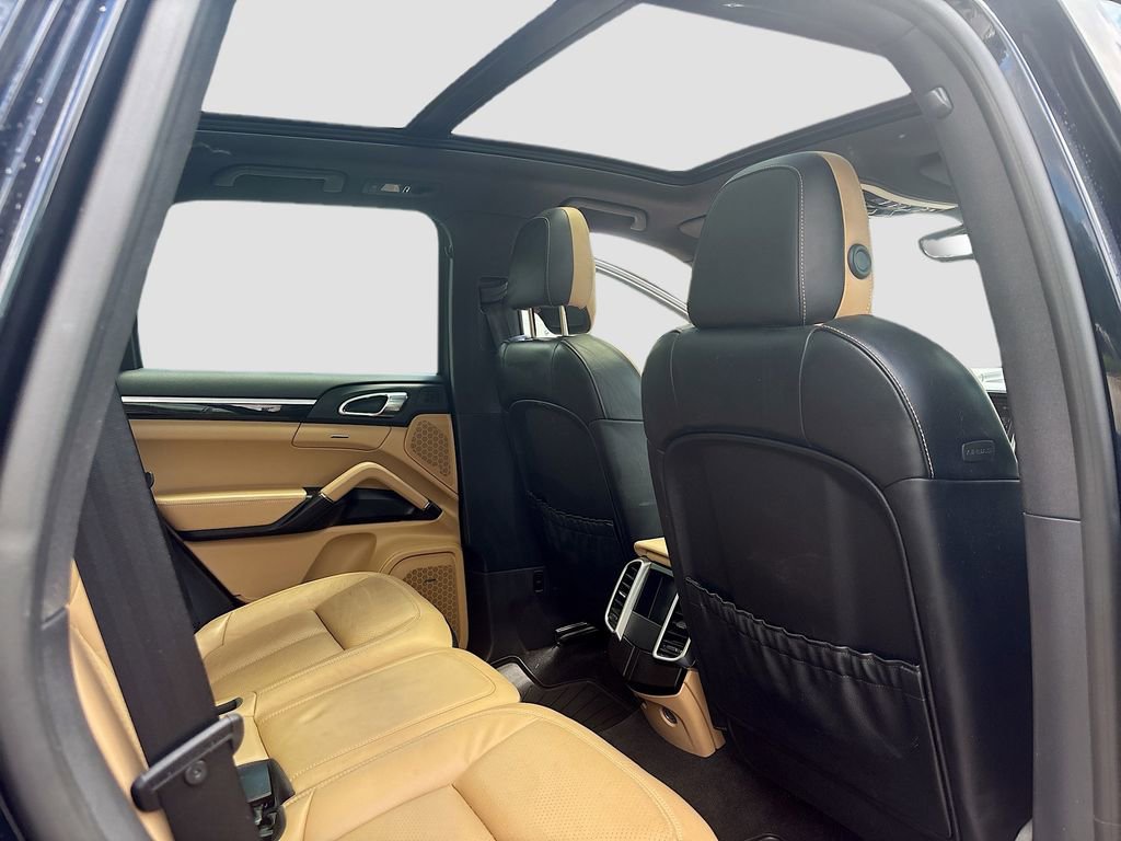 Used 2016 Porsche Cayenne AWD/4WD image 20