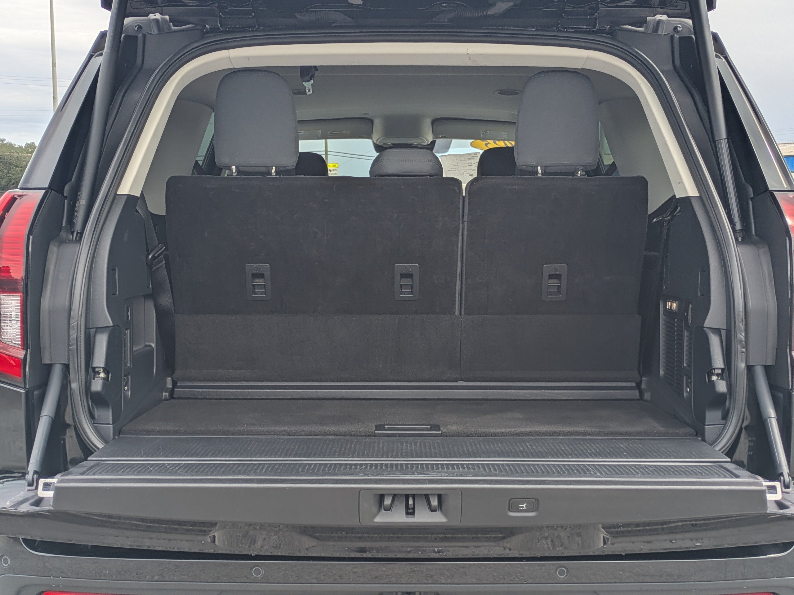 Used 2025 Ford Expedition Active RWD image 13