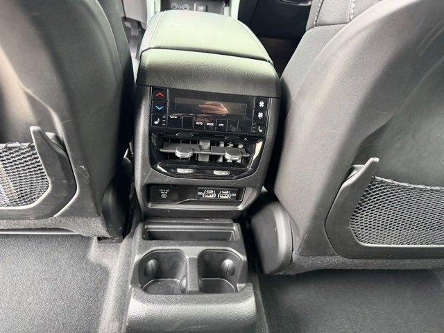 Used 2023 Jeep Grand Cherokee L Limited w/ Luxury Tech Group II image 14