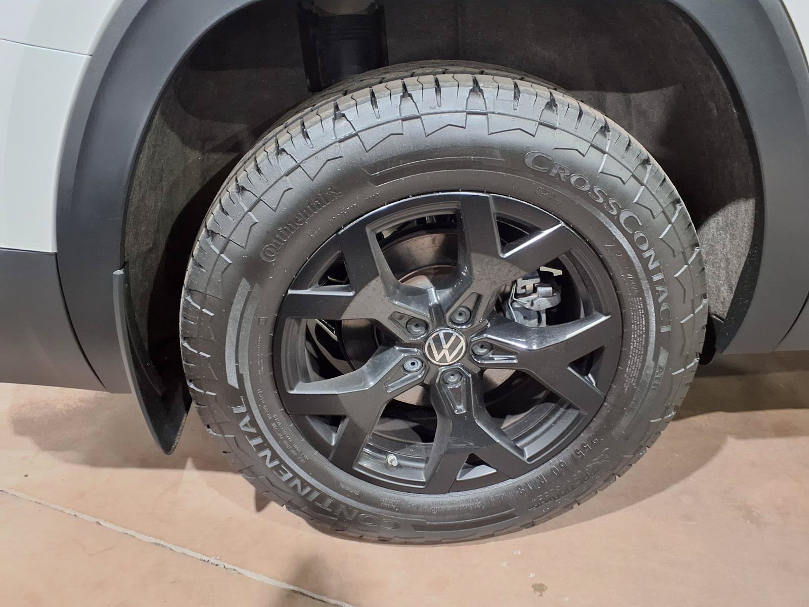Used 2024 Volkswagen Atlas Peak Edition SEL AWD/4WD image 10