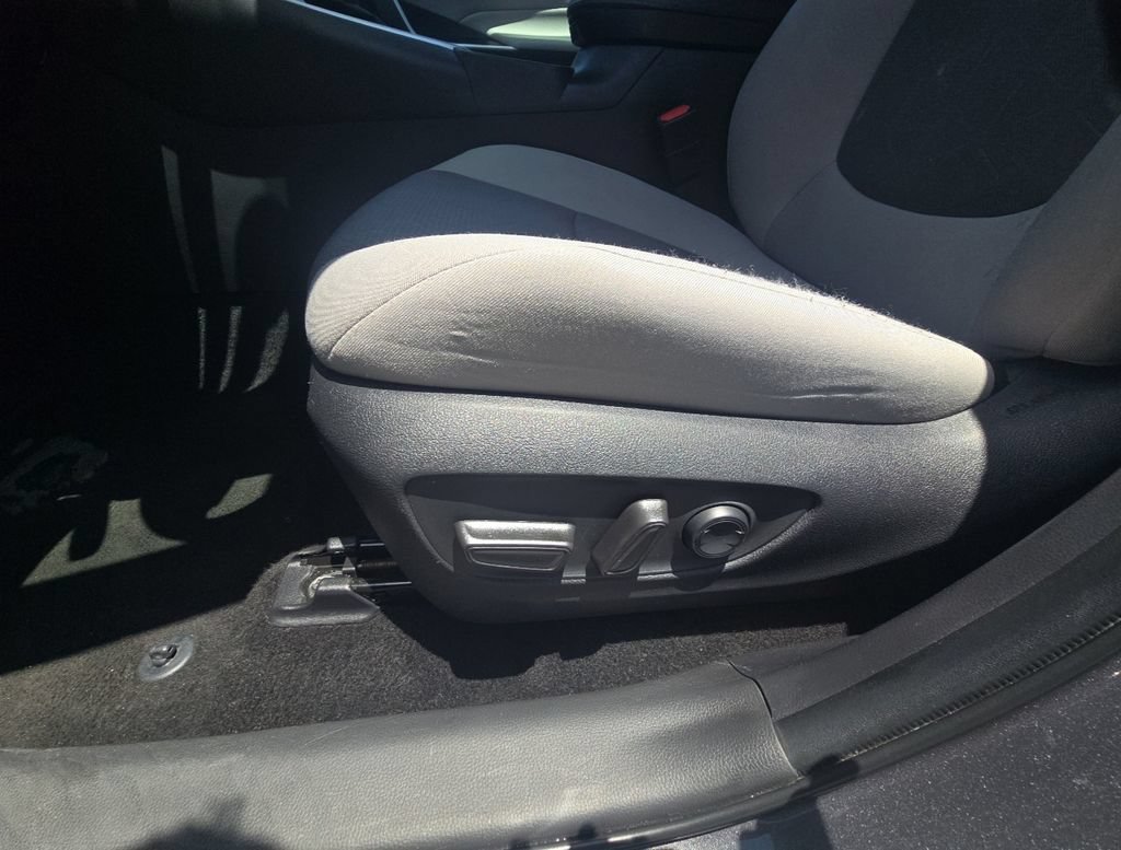 Used 2024 Toyota RAV4 XLE AWD/4WD image 26