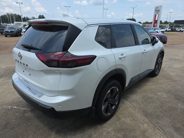 Used 2026 Nissan Rogue SV FWD image 14