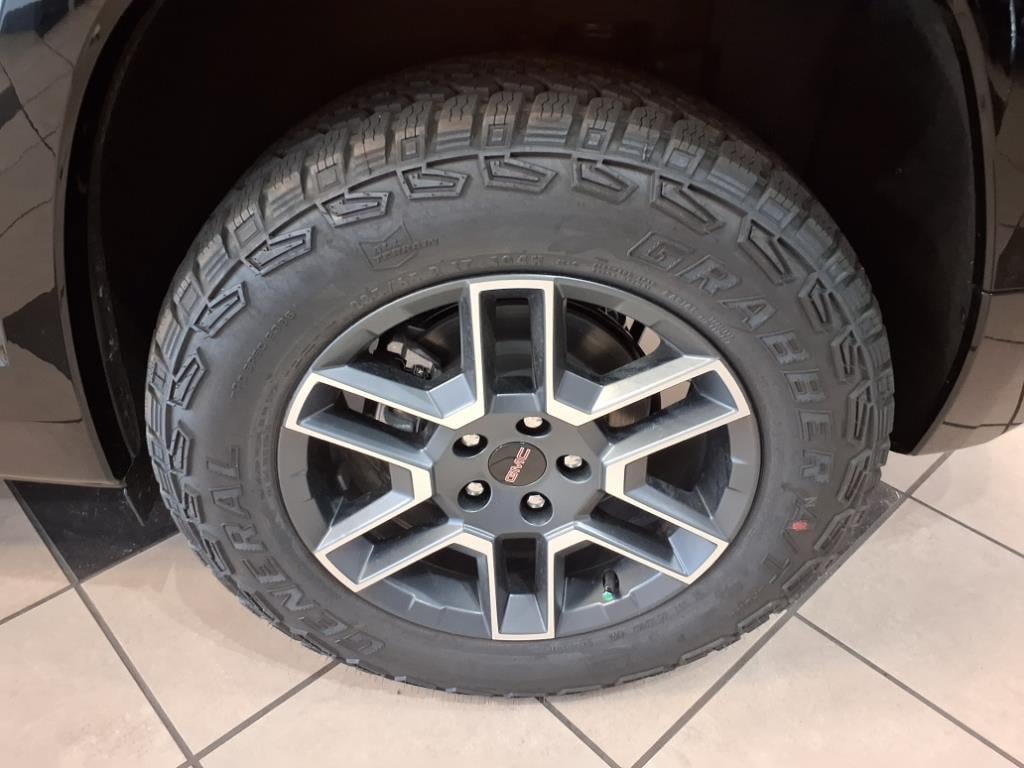 New 2026 GMC Terrain AT4 w/ Convenience Package III AWD/4WD image 17