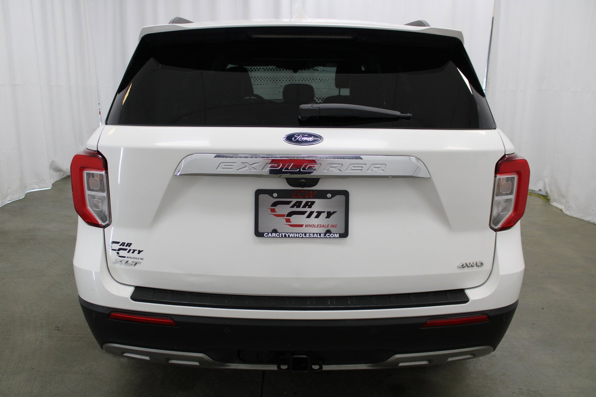 Used 2021 Ford Explorer XLT w/ Equipment Group 202A image 7