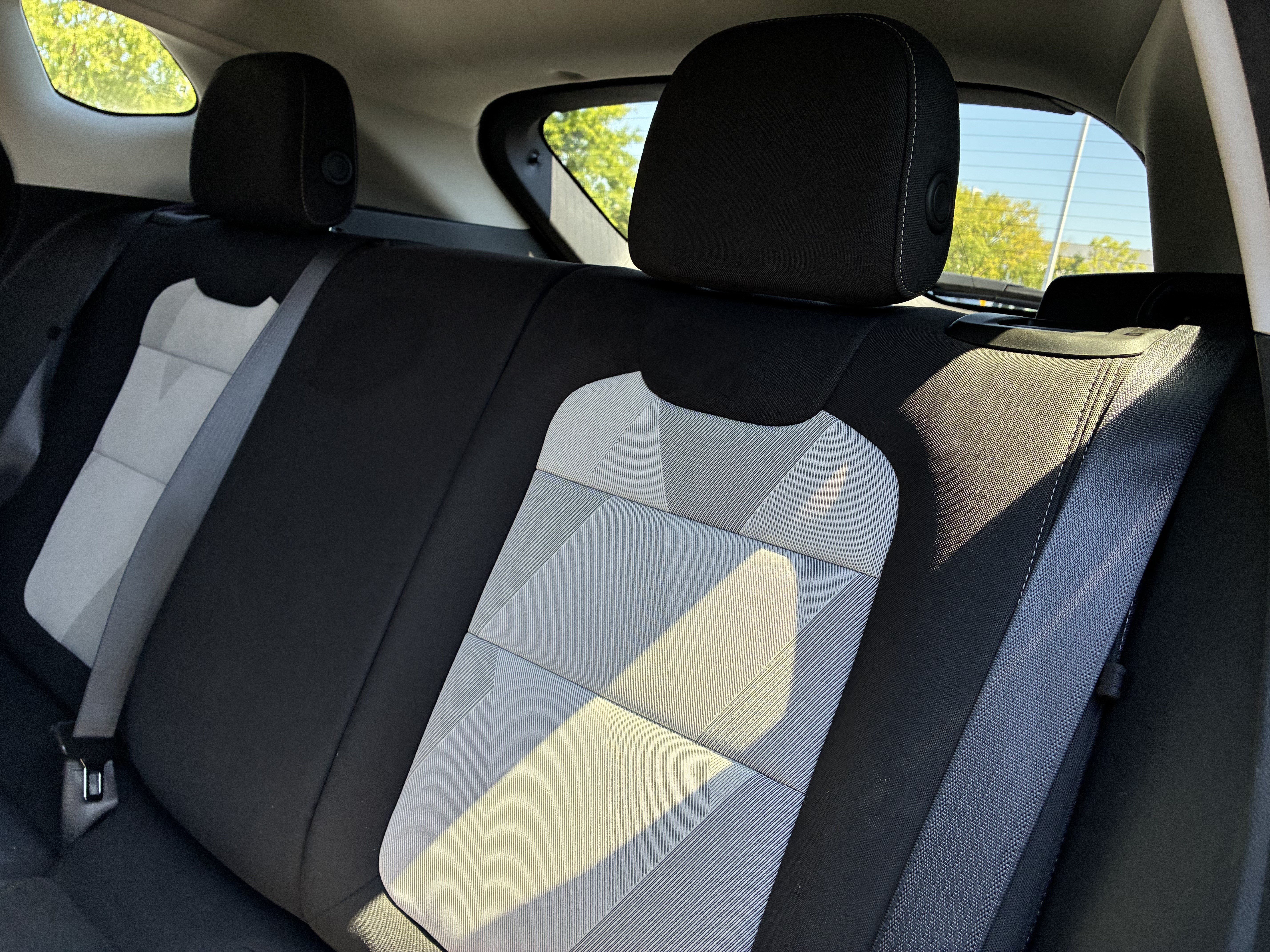 Used 2025 Chevrolet Trax LS w/ LS Convenience Package FWD image 12