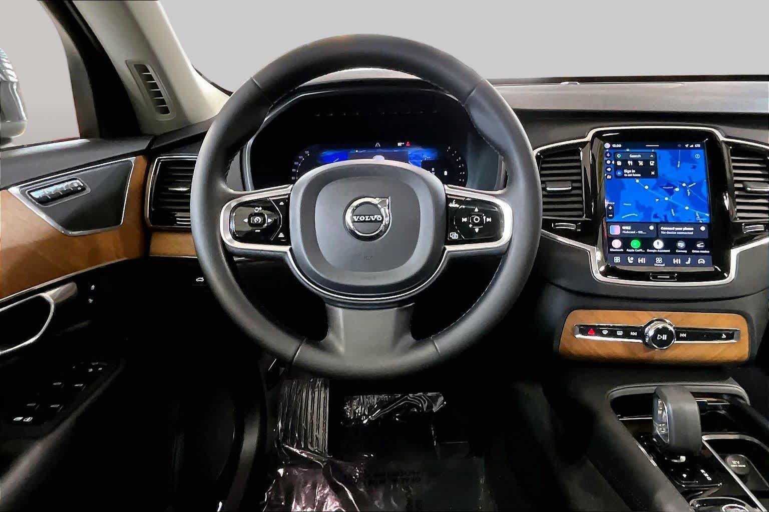 Certified 2024 Volvo XC90 B6 Plus w/ Protection Package Premier AWD/4WD image 6