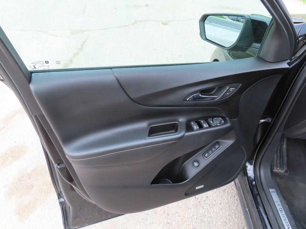 Used 2023 Chevrolet Equinox Premier AWD/4WD image 27