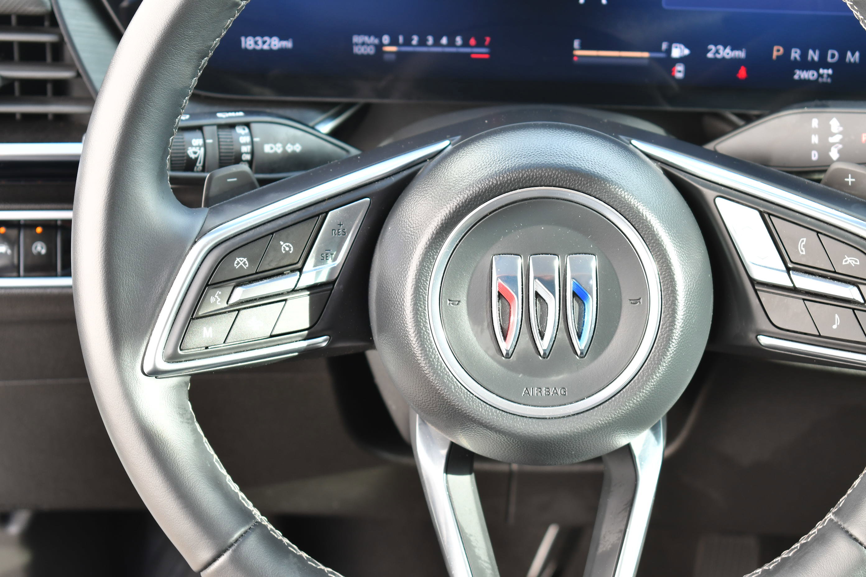 Used 2025 Buick Envision Preferred image 15