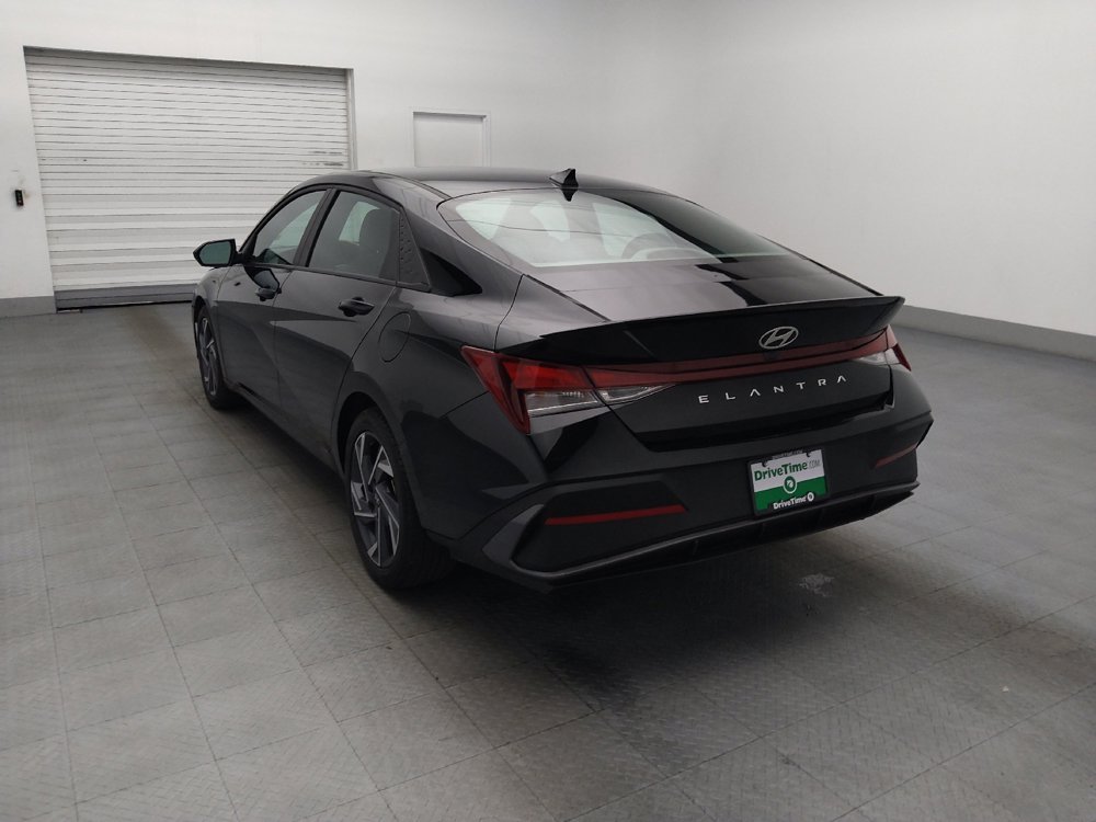 Used 2025 Hyundai Elantra Sport FWD image 5