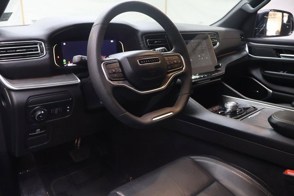 Used 2024 Jeep Wagoneer Series II w/ Flexible Seating Group image 22