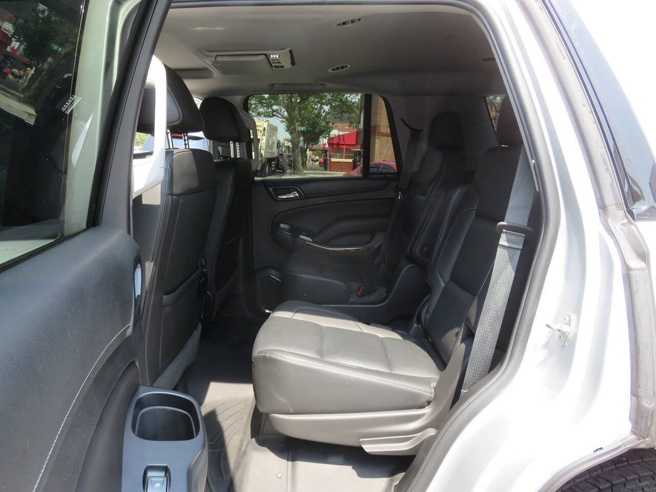 Used 2018 Chevrolet Tahoe Premier AWD/4WD image 23