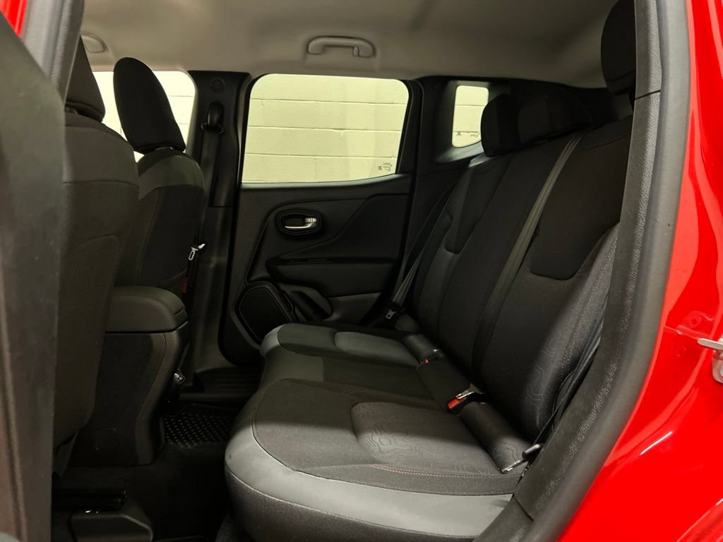Used 2023 Jeep Renegade Trailhawk AWD/4WD image 8