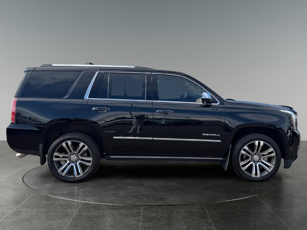 Used 2019 GMC Yukon Denali w/ Denali Ultimate Black Edition AWD/4WD image 11