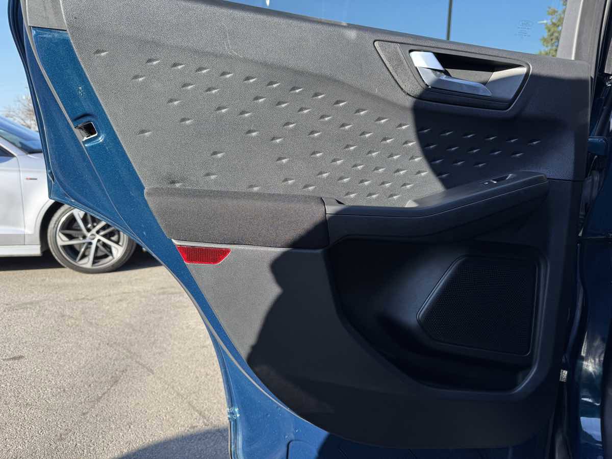 Used 2020 Ford Escape SE image 37