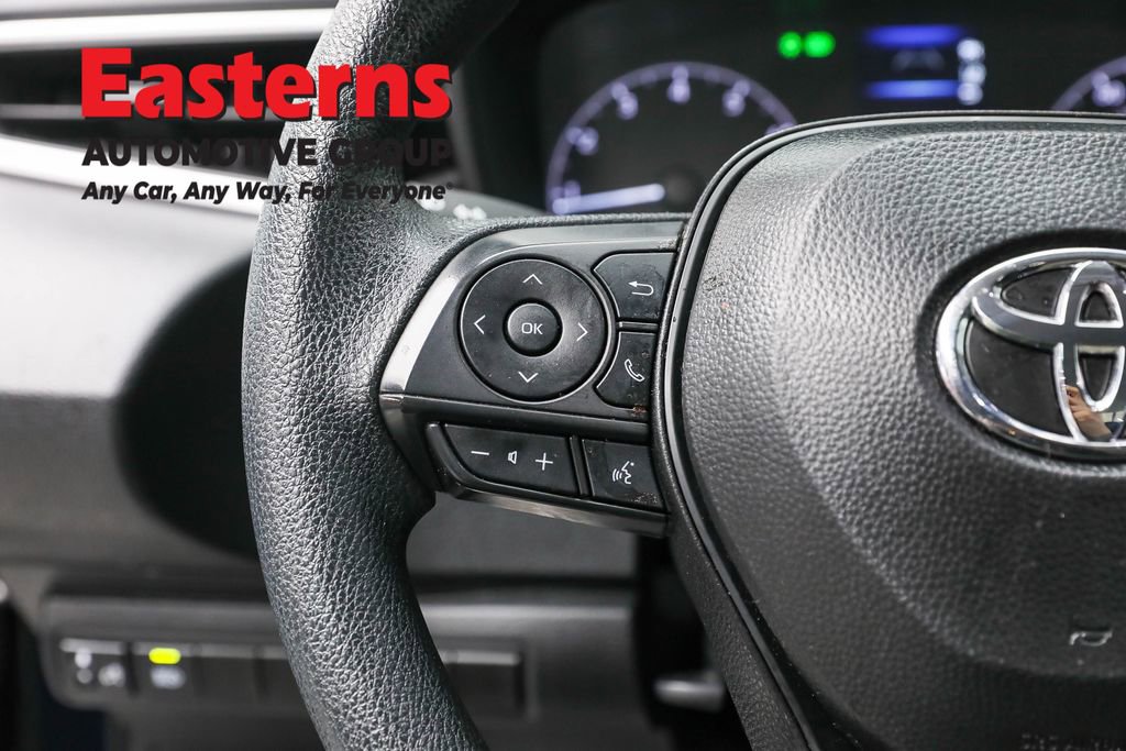 Used 2025 Toyota Corolla LE image 15
