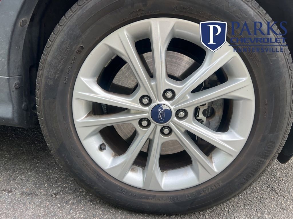 Used 2017 Ford Escape SE w/ SE Cold Weather Package image 10