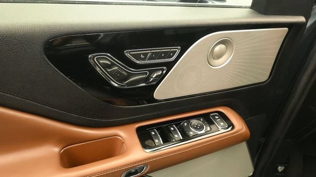 Used 2022 Lincoln Aviator Reserve w/ Equipment Group 201A RWD image 15