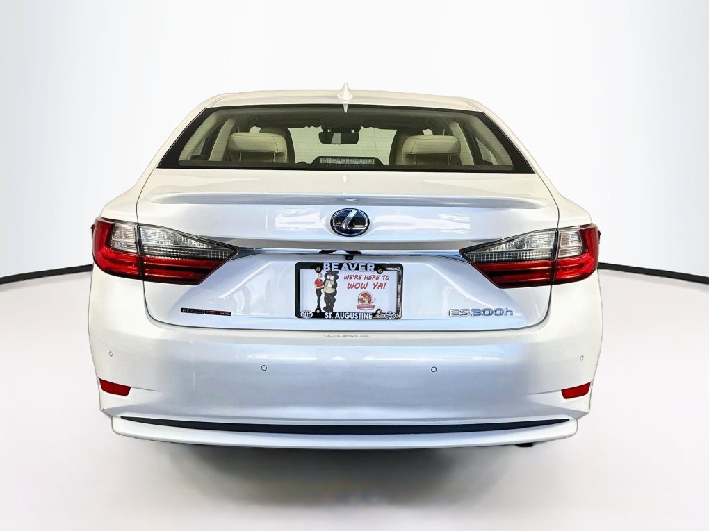 Used 2017 Lexus ES 300h w/ Luxury Package FWD image 8