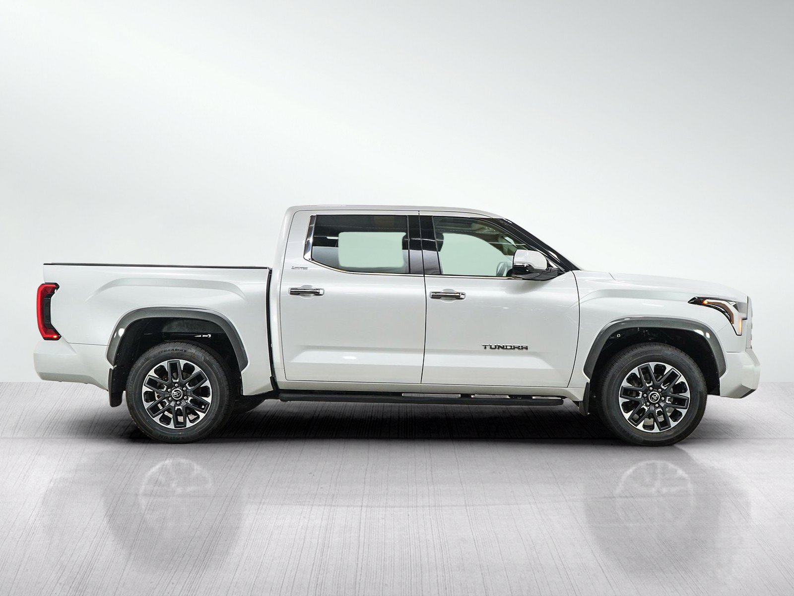 Used 2022 Toyota Tundra Limited AWD/4WD image 4