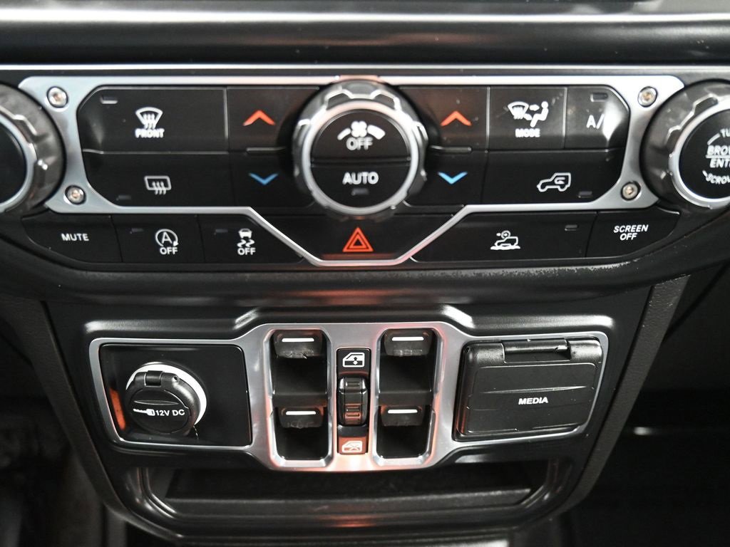 Certified 2022 Jeep Wrangler Unlimited Sahara image 25