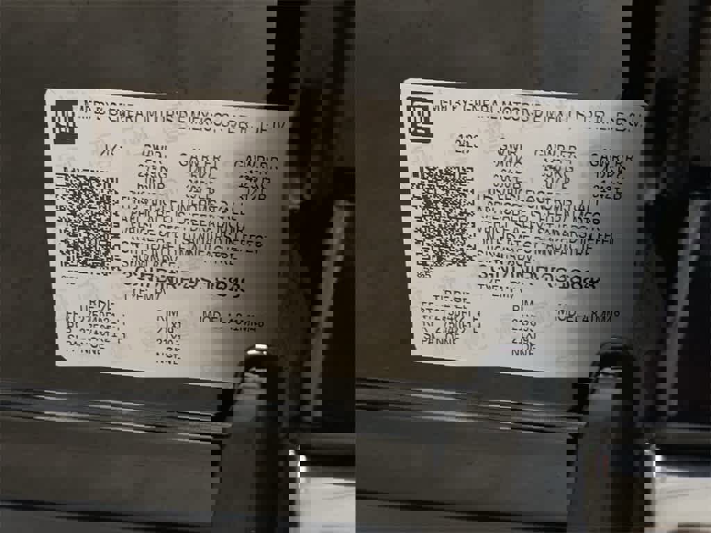 Used 2024 Chevrolet Equinox EV RS image 31