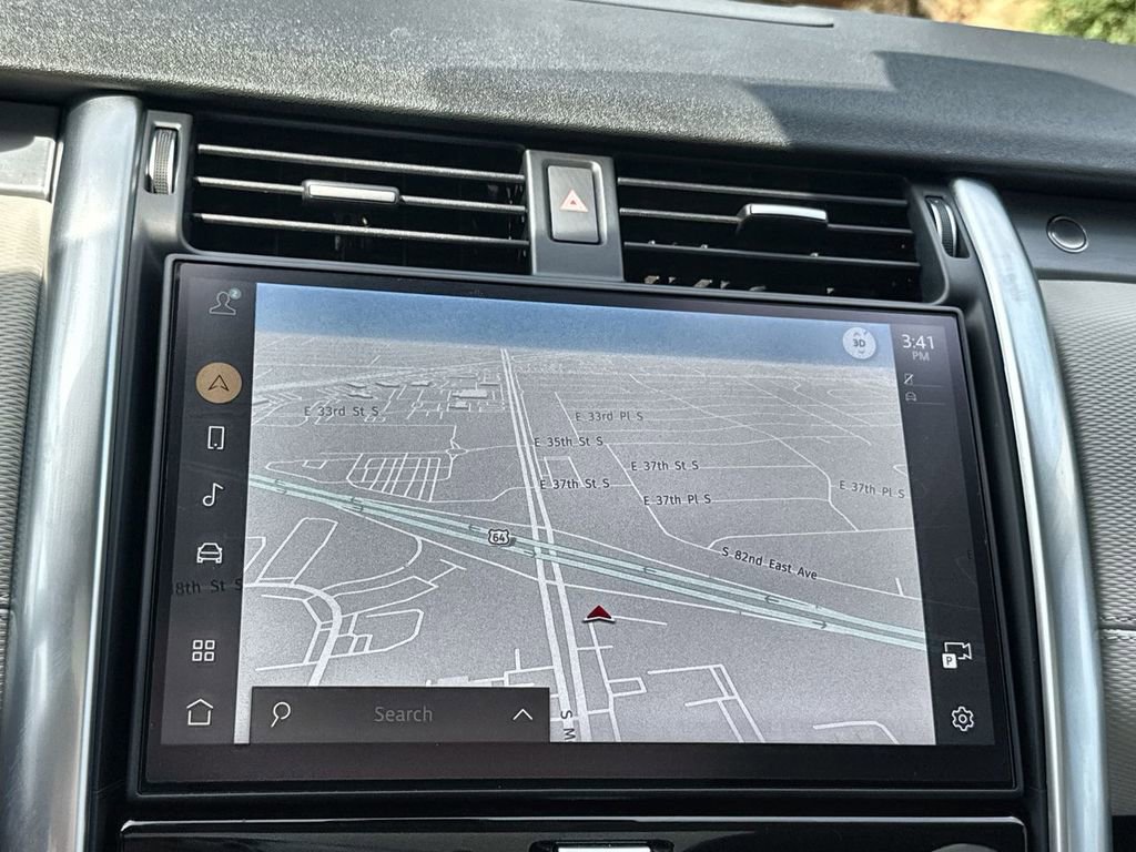 Certified 2025 Land Rover Discovery Dynamic SE image 24