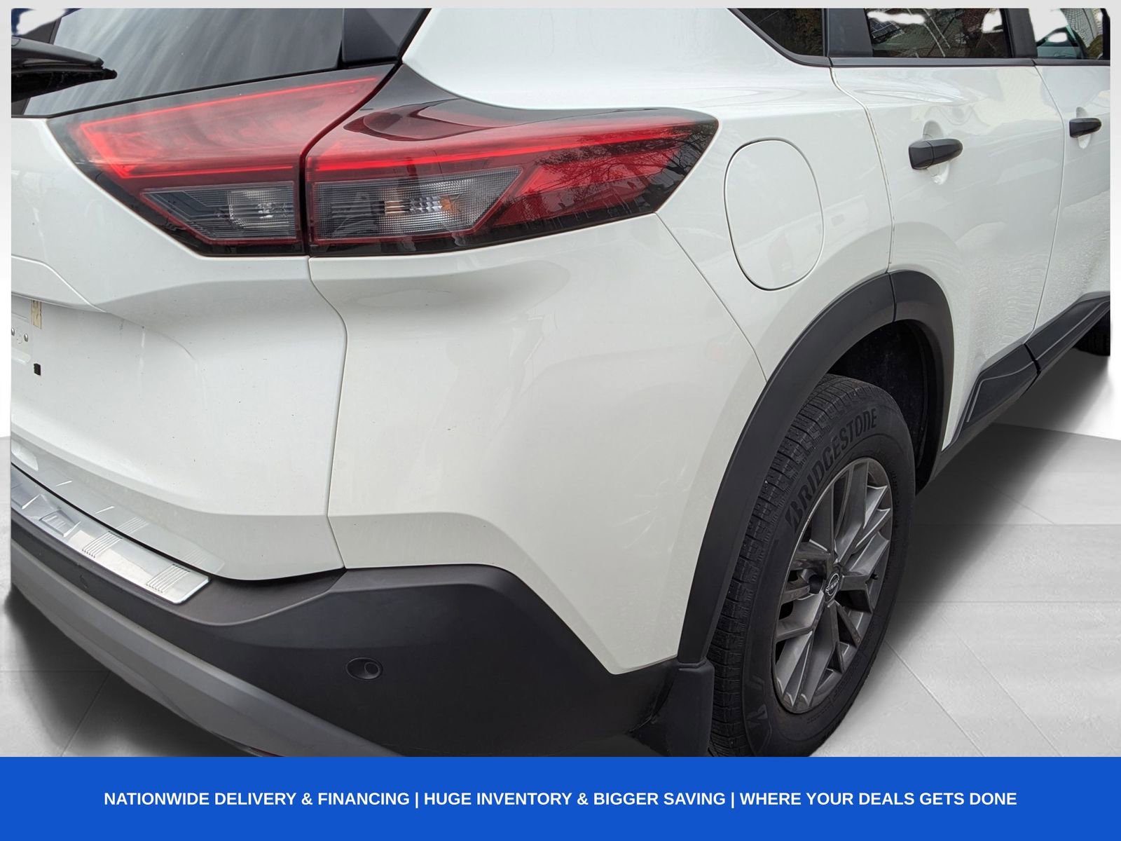 Used 2023 Nissan Rogue S image 11