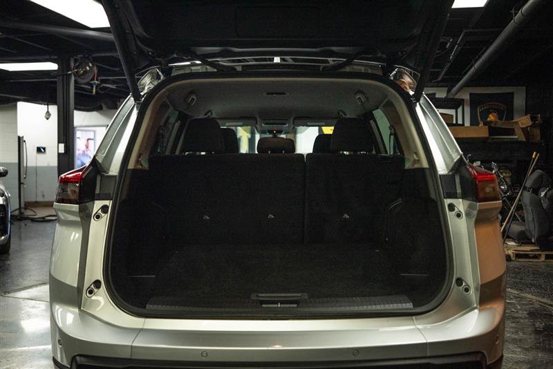 Used 2025 Nissan Rogue SV AWD/4WD image 7