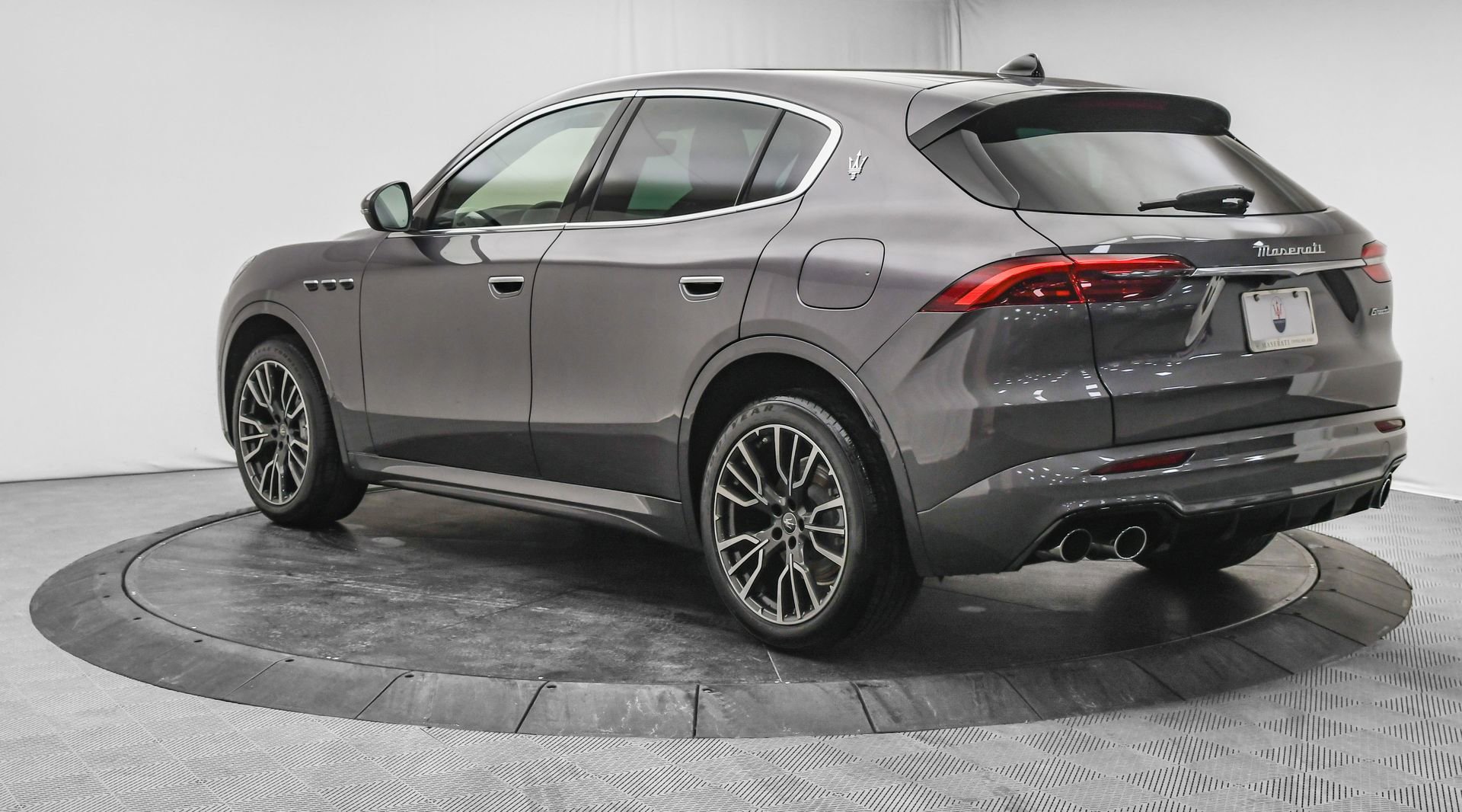 New 2025 Maserati Grecale GT image 5