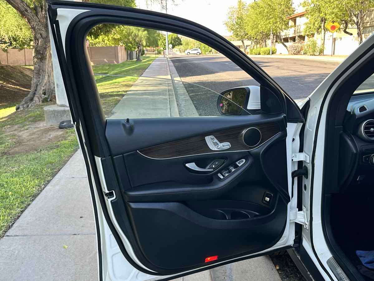 Used 2017 Mercedes-Benz GLC 300 image 40