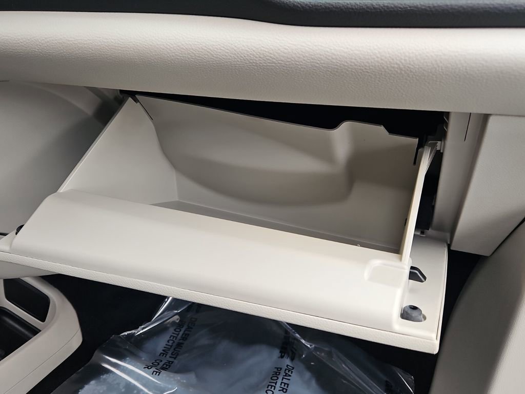 Used 2022 Chrysler Pacifica Touring-L image 21