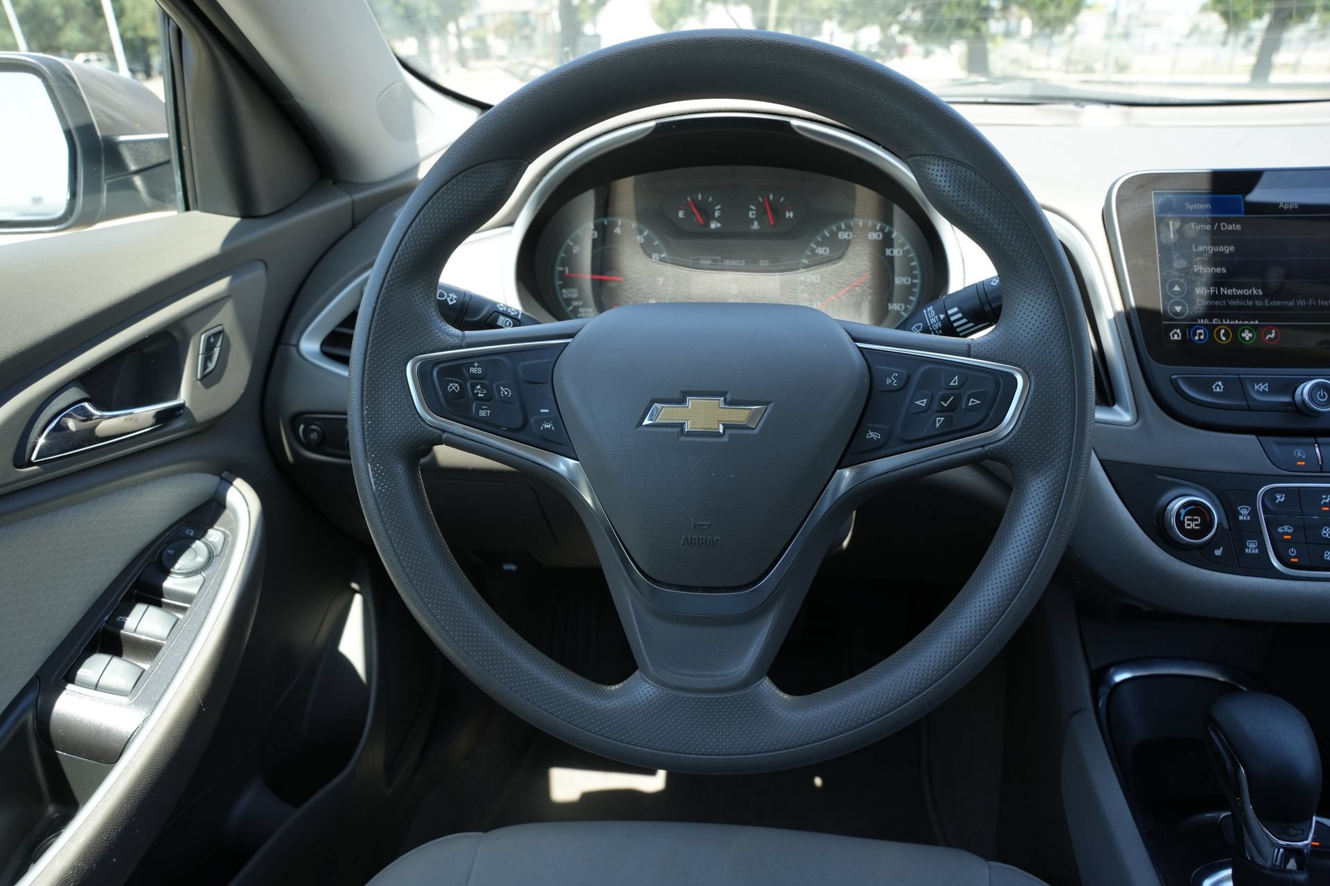 Used 2025 Chevrolet Malibu LT FWD image 11