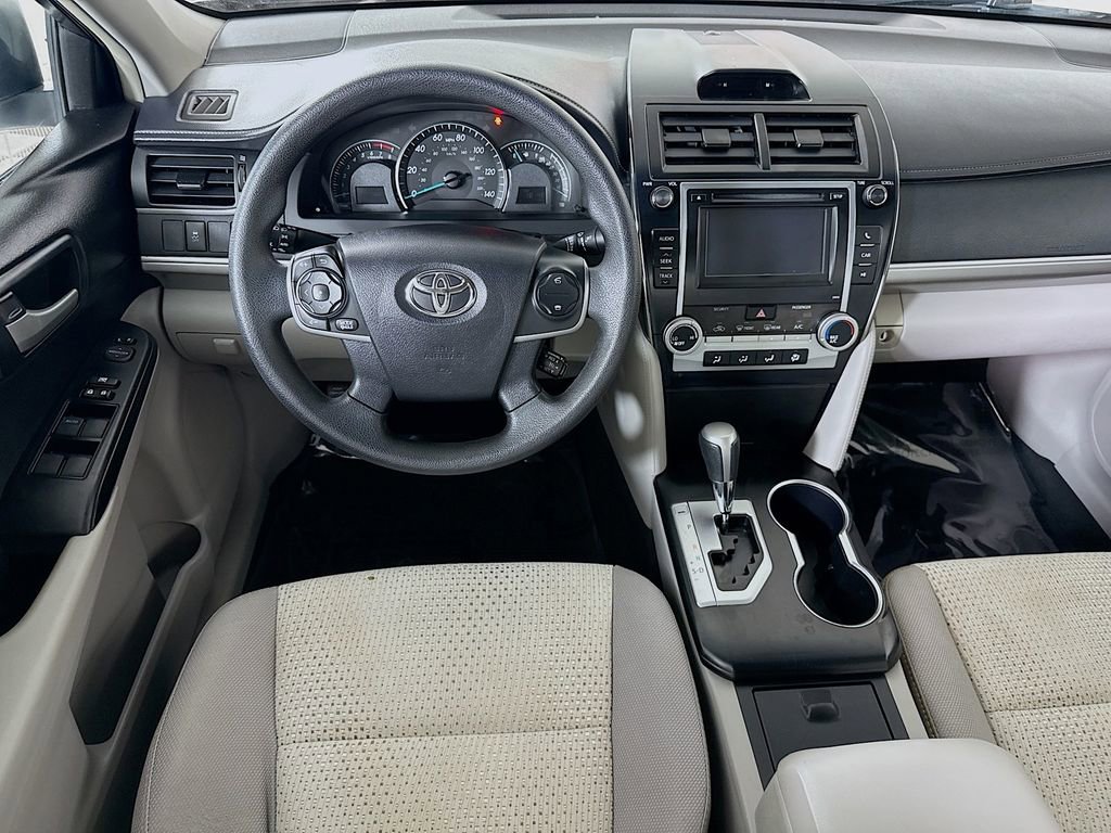 Used 2014 Toyota Camry LE FWD image 3