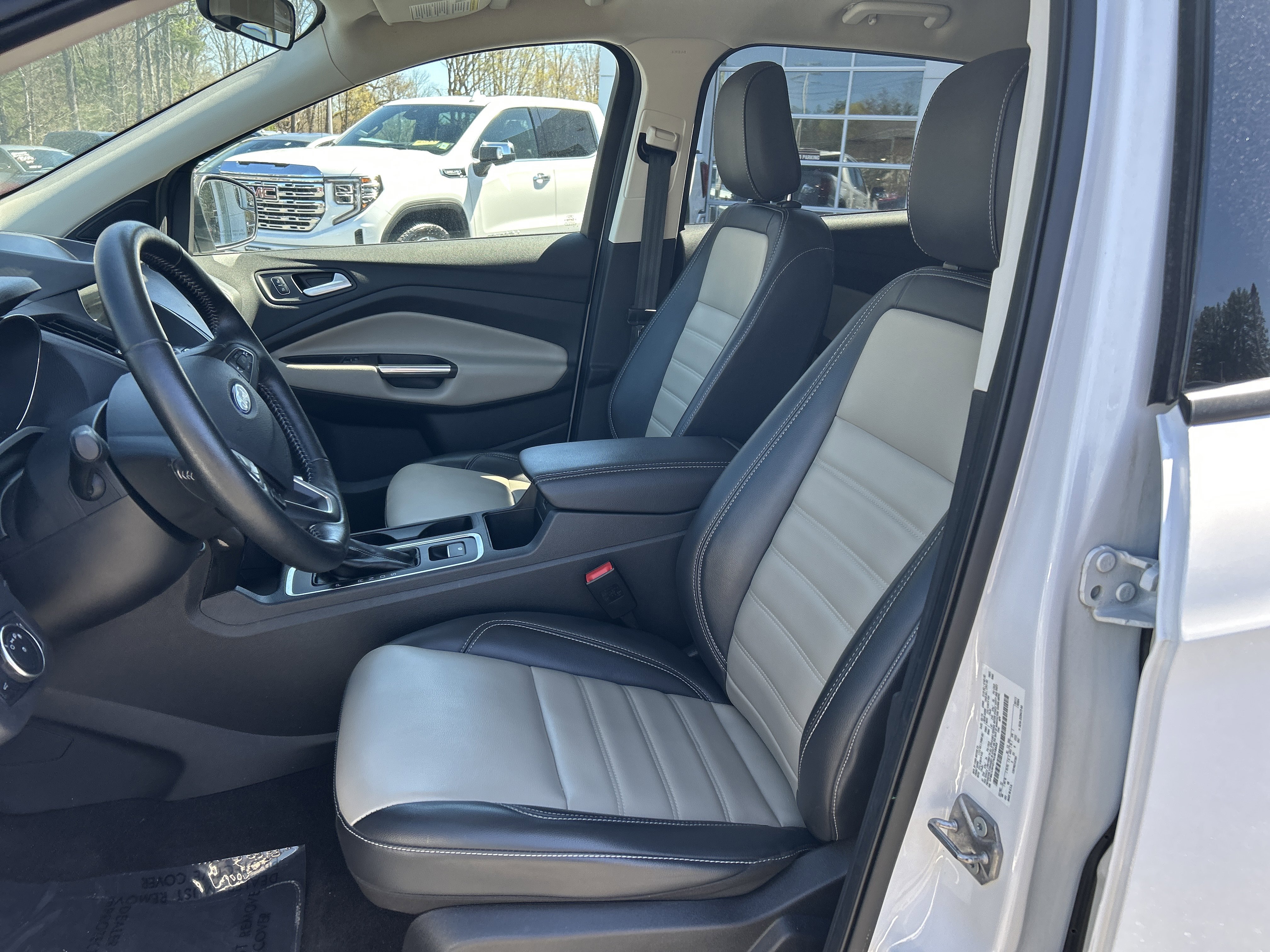 Used 2019 Ford Escape SEL AWD/4WD image 17