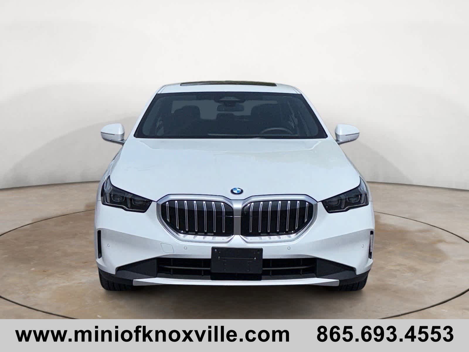 Used 2025 BMW 530i xDrive AWD/4WD image 8