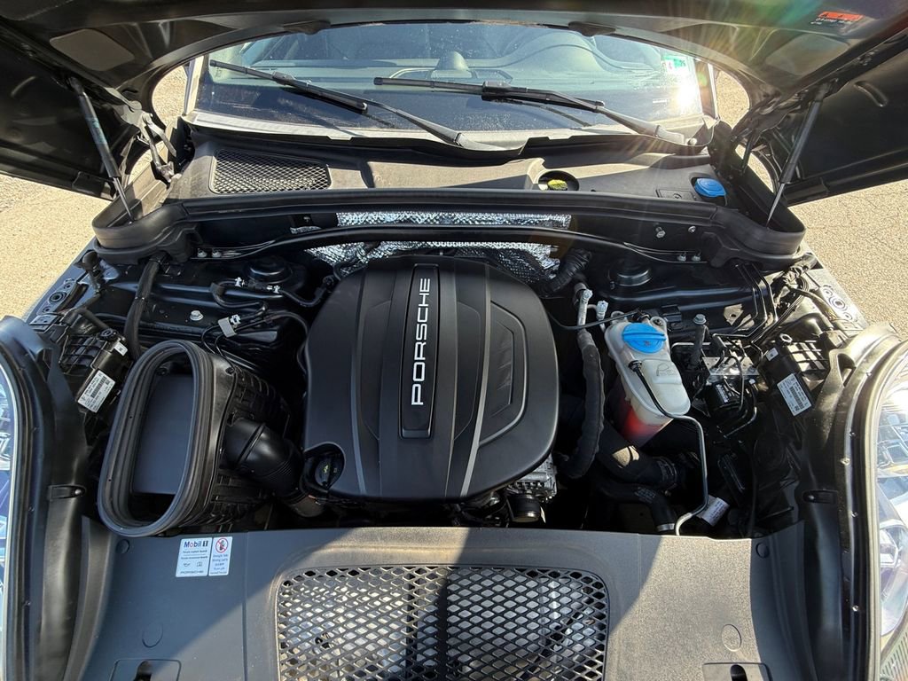 Used 2018 Porsche Macan image 33