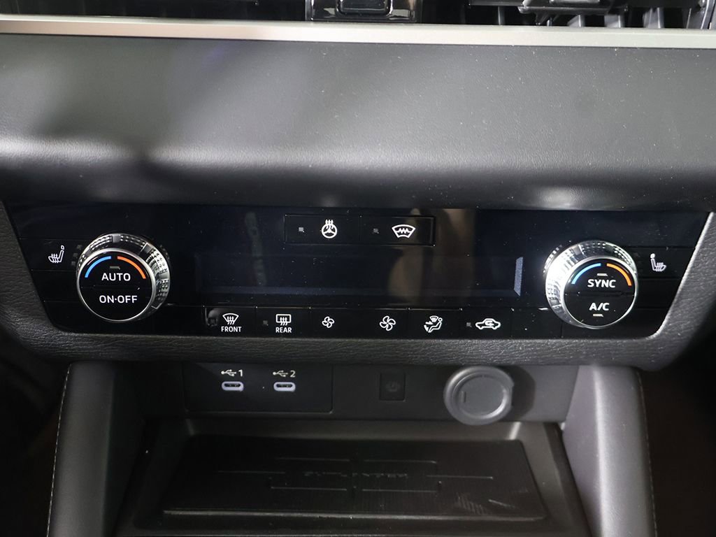 New 2026 Mitsubishi Outlander LE image 48
