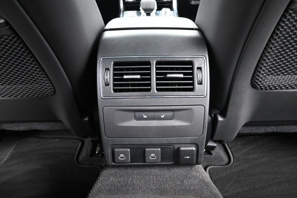 Certified 2024 Jaguar XF R-Dynamic SE AWD/4WD image 18