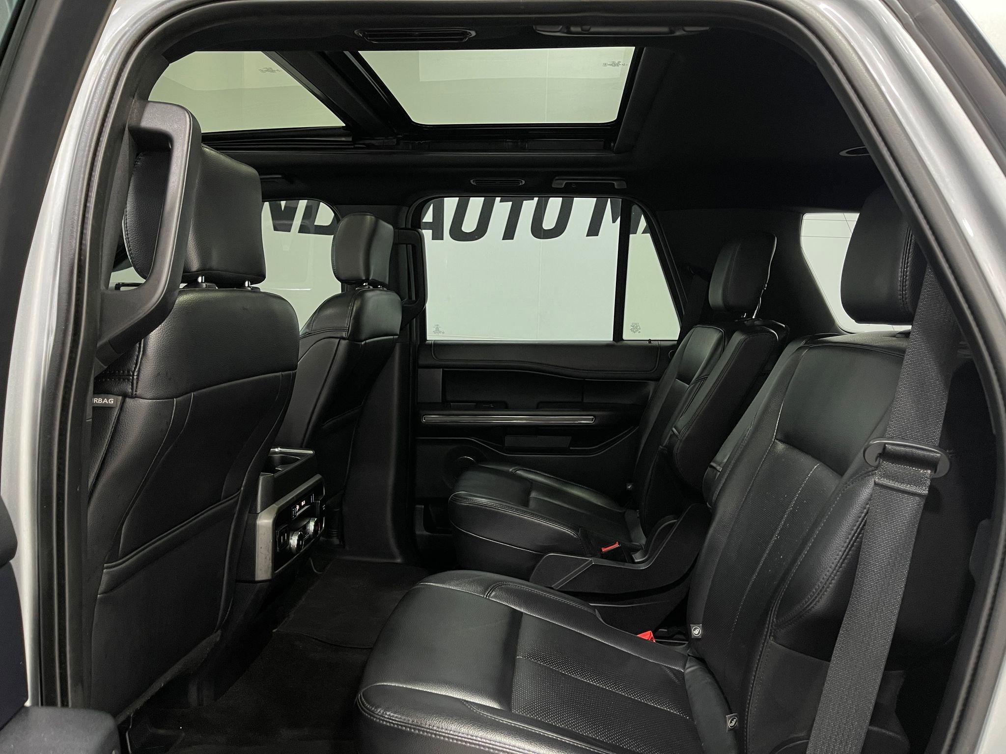 Used 2020 Ford Expedition XLT w/ Equipment Group 202A image 31