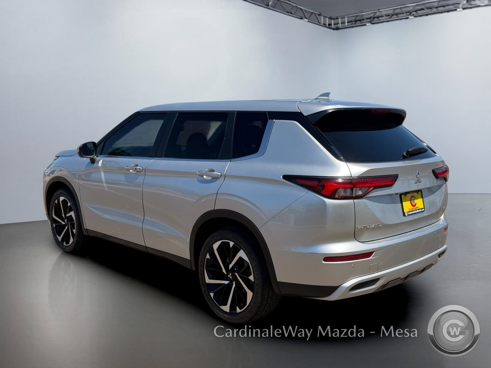 Used 2024 Mitsubishi Outlander SE image 7