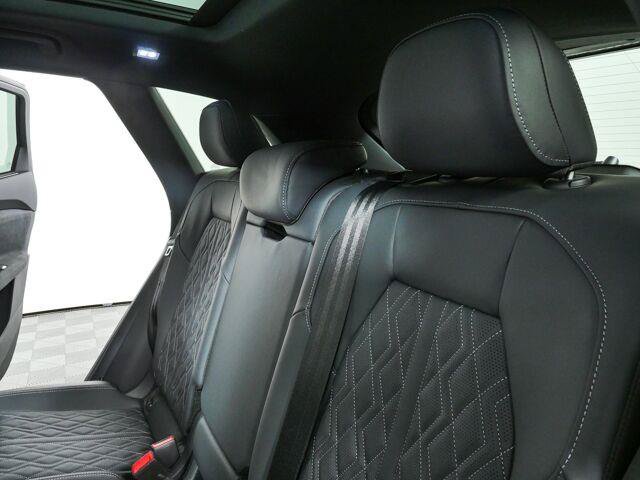 New 2026 Audi SQ5 Prestige AWD/4WD image 23