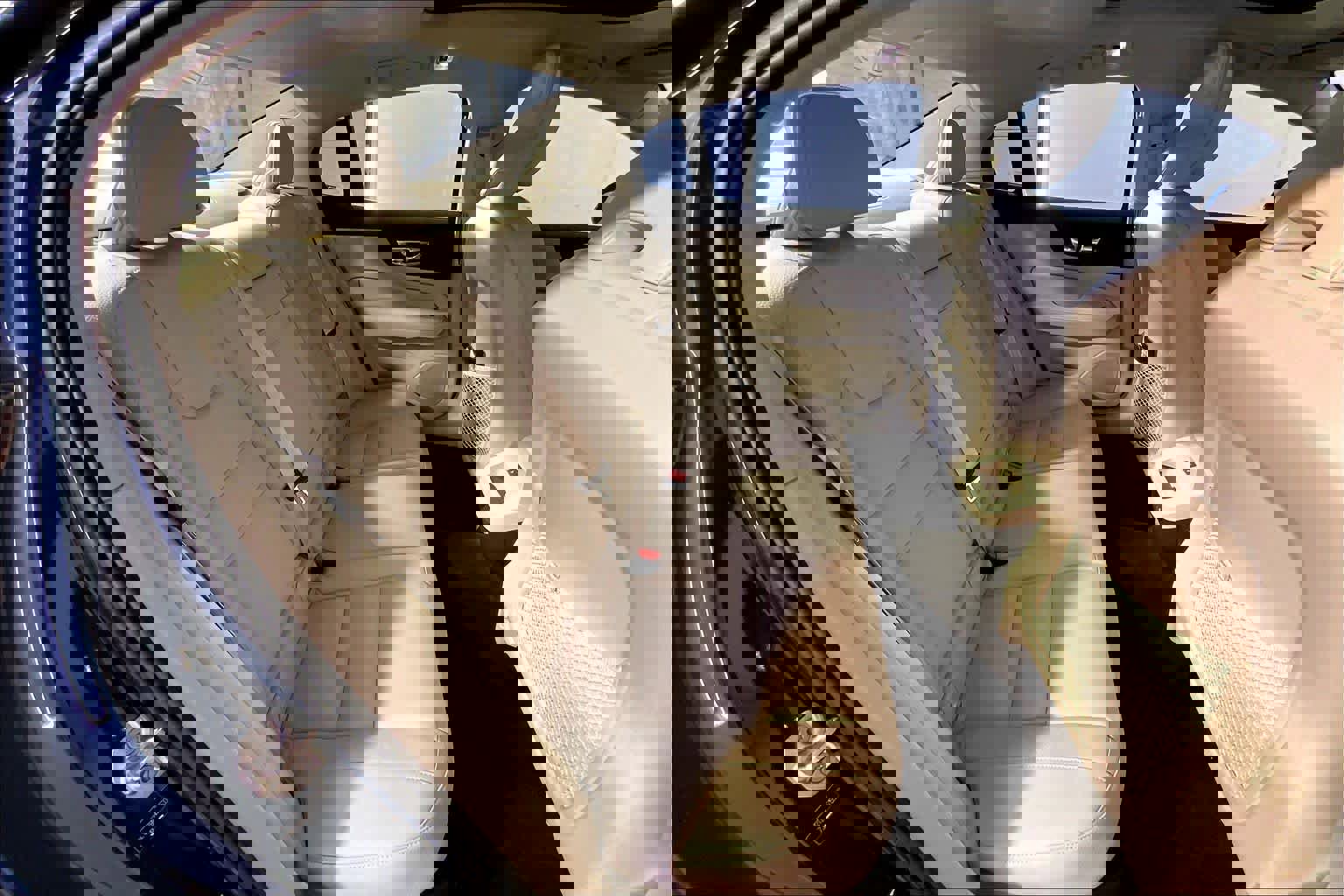 Used 2022 Volvo S60 B5 Momentum w/ Premium Package image 19