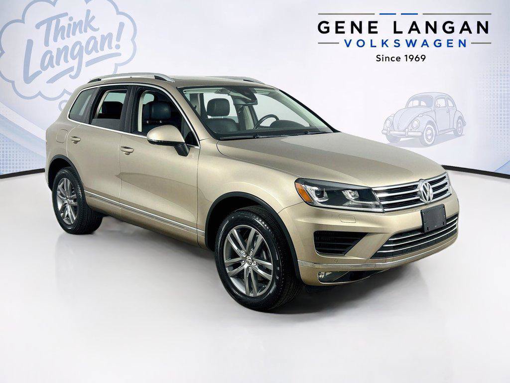 Used 2016 Volkswagen Touareg TDI AWD/4WD image 3