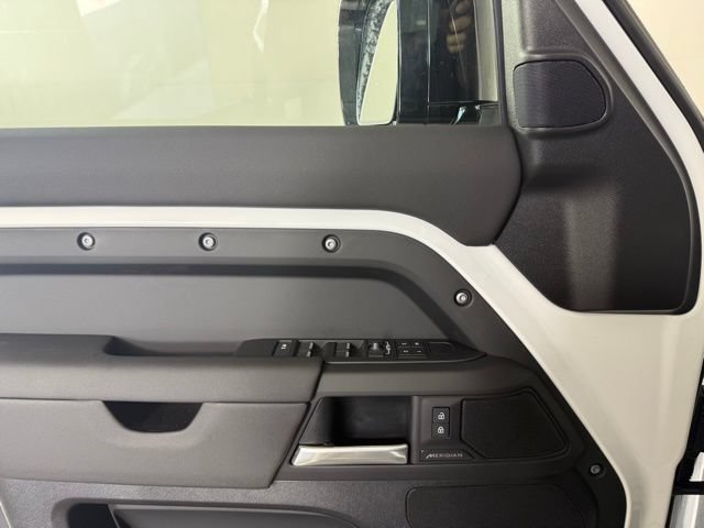 New 2025 Land Rover Defender 110 S AWD/4WD image 22