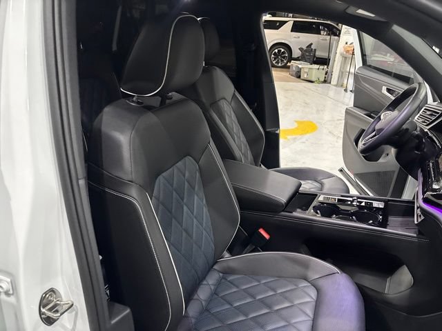 Used 2026 Volkswagen Atlas Cross Sport SEL Premium R-Line AWD/4WD image 37